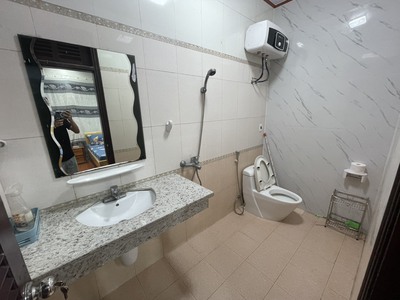Cho thuê nguyên căn Văn Cao, 5 ngủ khép kín, DT: 80m2. 9