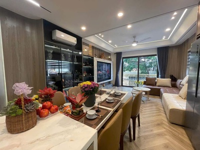 Nhà đẹp mới toanh phố ngọc lâm, ô tô đỗ cổng, full nội thất, 36m2, 5 tầng, gía 7,8 tỷ. 0