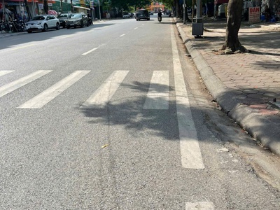 Bán nhà xuân la 2 thoáng, 32 m, 5 tầng, oto ngủ trong nhà, nhà đẹp ở ngay 2