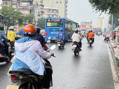 Bán nhà mặt tiền 923 hồng bàng, p9, q6 4