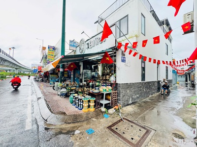 Bán nhà ở đường nguyễn kiệm  hường ra phạm văn đống giáp bình thạnh giá chỉ 3 tỷ nhà đẹp, ở ngay. 0