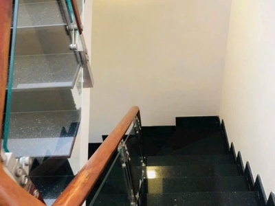 Cần bán nhà 4 tầng   4pn/5wc   khu dân trí cao, shr giá còn thương lượng 2