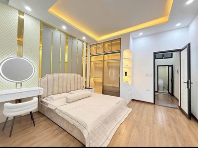  bán nhà dân xây 4 tầng  .hơn 10 tỷ - 68m - ô chờ thang máy   phố ngọc thụy, long biên, ngõ 2