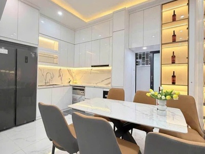  bán nhà dân xây 4 tầng  .hơn 10 tỷ - 68m - ô chờ thang máy   phố ngọc thụy, long biên, ngõ 3