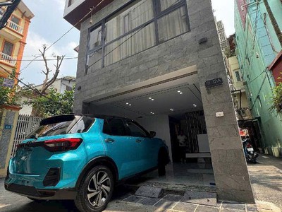 Nhà đẹp long biên   lô góc 3 mặt thoáng   thang máy   6 tầng   ô tô vào nhà  dt 40m x 5m mặt tiền 0