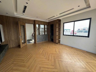 Nhà đẹp long biên   lô góc 3 mặt thoáng   thang máy   6 tầng   ô tô vào nhà  dt 40m x 5m mặt tiền 2