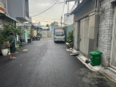 Nhà bán chính chủ - hẻm cụt 8m, đường nhựa 7m. 4