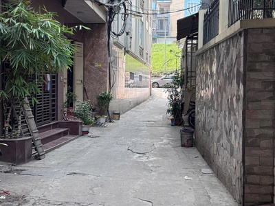 Chính chủ nhờ bán đất đẹp ngọc thụy, 70m , giá chỉ 9,7 tỷ 0