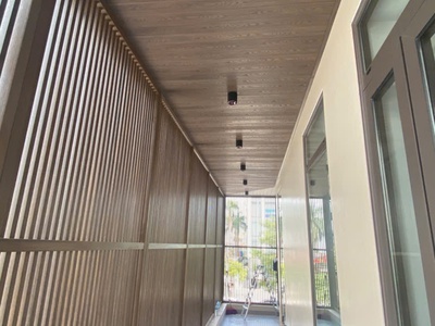 Hệ cửa, lam chắn nắng sử dụng gỗ nhựa ecowood 1