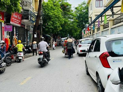 Mặt đường Nguyễn Công Trứ  gần Hồ Sen  - 176m2 - mặt tiền 6,3m - sau thoáng - giá 18 tỷ 1