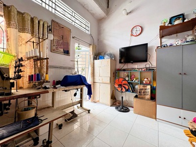 Bán nhà 3 tầng đẹp, 32m   4x8 , hẻm xe tải, ngay bình long, nguyễn sơn, chỉ hơn 3 tỷ 4