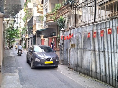 7 tầng thang máy, tọa lạc tại vương thừa vũ , thông sàn. phân lô ô tô kinh doanh 0