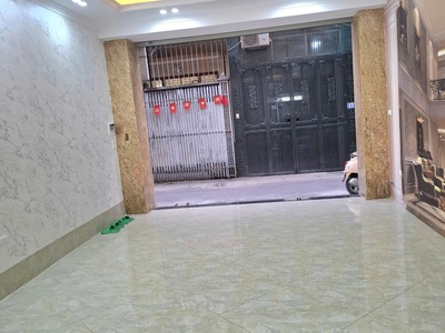 7 tầng thang máy, tọa lạc tại vương thừa vũ , thông sàn. phân lô ô tô kinh doanh 2