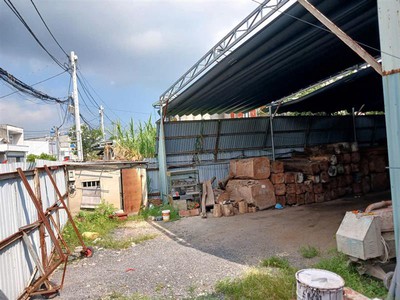 Bán nhà măt tiền  q.12, thạnh xuân 47, 600m2, 2pn, shr, 20 tỷ. 3