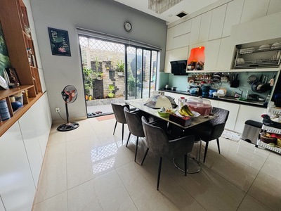 Mặt tiền kinh doanh cao lỗ 4x20, hàng xóm parc mall chỉ 14 tỷ lh-0931172218 0