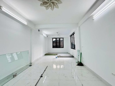 Nhà mặt phố hoàng quốc việt 47m2, 7 tầng thang máy, kinh doanh sầm uất 2