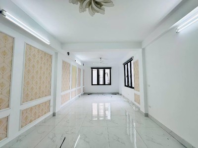 Nhà mặt phố hoàng quốc việt 47m2, 7 tầng thang máy, kinh doanh sầm uất 4