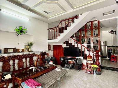 Nhà 2 tầng btct mới tinh ngang lớn gần 5m. 54m2 gần siêu thị metro. giá rẻ chỉ 3.x tỷ tl 1