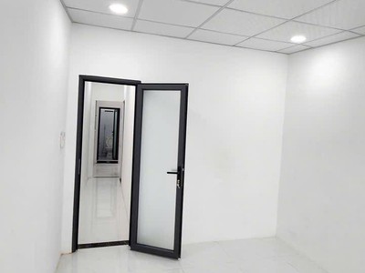 Bán nhà hẽm huỳnh tấn phát,- giá tốt nhất khu vực, 31m2, nằm ngay khu vực trung tâm phường tân 4