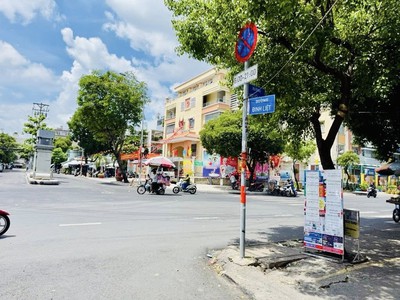 Bán shophouse nguyễn sơn   2 tầng   85m   giá chỉ nhỉnh 5 tỷ -  60tr/m 0