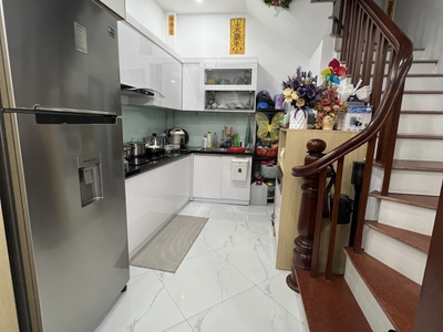 Nhà đẹp ở ngay   80m ra hồ tây - ngõ thông   ô tô tránh 30m 5 tầng - 30/52m2 - 11,5 tỷ 2