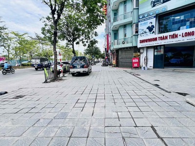 Bán nhà lô góc cổ linh- tái định cư phố trạm, 100m, mặt tiền 14m, vỉa hè, 3 ôtô tránh nhau 0