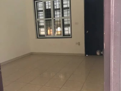 Bán nhà mặt ngõ ô tô đỗ cửa phố  bắc cầu 65m2  4 tầng 7.5 tỷ long biên hà nội. 2