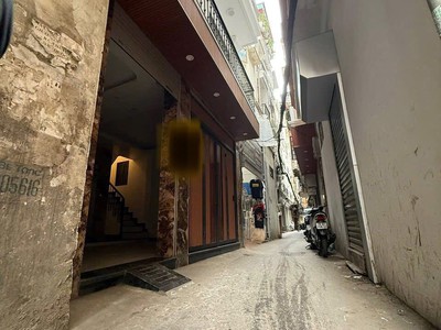 Cho thuê nhà thang máy  làm homestay ngõ ô tô tôn đức thắng, 40m2 x 7.5 tầng, 7pn 0