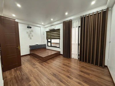 Cho thuê nhà thang máy  làm homestay ngõ ô tô tôn đức thắng, 40m2 x 7.5 tầng, 7pn 4