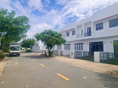 Sở hữu nhà phố  1 trệt 1 lầu ngay kcn phước đông, chỉ từ 579tr 2