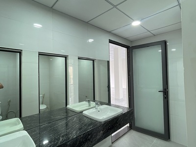 Cho thuê nhà mặt tiền nguyên căn đường lê đinh thám giao duy tân 3 tầng dt 600 m2 1