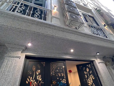 Bán nhà lạc long quân , 67m, 7 tầng, căn hộ dịch vụ víp 22 phòng khép kín, thang máy. full nội thất 0