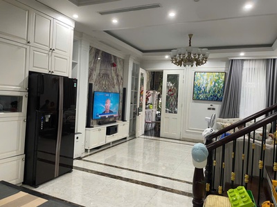 Cho thuê nhà 4 tầng trên đường Nguyệt Quế 22 - Vinhomes Riverside Long Biên - 35 triêu/tháng 1
