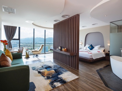 Chuyển nhượng khách sạn 3 sao mặt tiền đường biệt thự  phố tây tp nha trang diện tích 142m2 giá bán 0