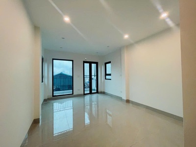 12,8 tỷ. liền kề kđt mới đại kim, 40m 7 tầng, mặt tiền 4m, ngõ thông. kinh doanh đỉnh 2