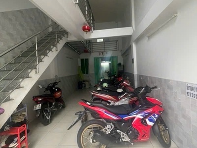 Bán nhà đường đoàn văn bơ- cho thuê pull phòng - 45 triệu mỗi tháng- thông ra tôn đản- xóm chiếu- 2
