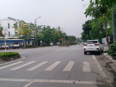 Bán shophouse đường 40m khu xuân phương foresa, 90m2, 4 tầng, giá tốt 0