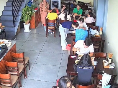 Quận 2 , sang gấp quán bún bò , mb thuê rẻ 26 tr / tháng, mt đường kdc lakeview mt số 170 song hành 3