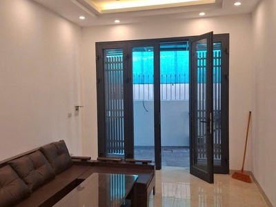 Bán nhà trong ngõ phường việt hưng long biên 0
