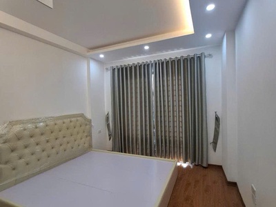 Bán nhà trong ngõ phường việt hưng long biên 4