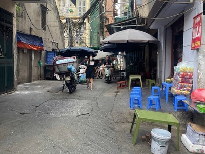 Bán 64M trần khát chân tặng nhà 10M ra ô tô hai bà trưng 0