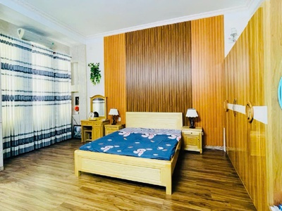 Nhà mặt tiền Hoàng Đạo Thúy 3 tầng full nội thất 2