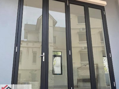 Mẫu cửa nhôm kính đẹp cho villa cao cấp phong cách châu Âu 0