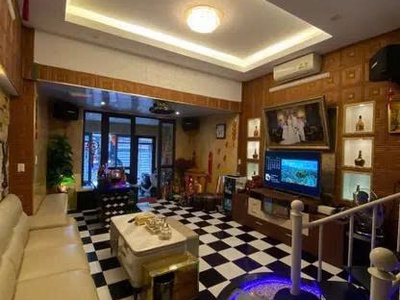 Hiếm nhà đẹp 5 tầng mặt phố 19 Tháng 5, 53m2, MT 4.7m, KD sầm uất, giá 18.5 tỷ 0