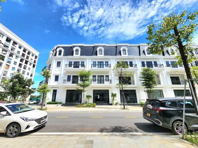 Nhà 4 tầng, 126m  mặt tiền 13.5m tại Phú Xuân City, giá 7,X  tỷ. 2