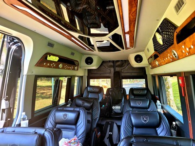 Cho thuê xe limousine cao cấp đời mới   sgc tourist 