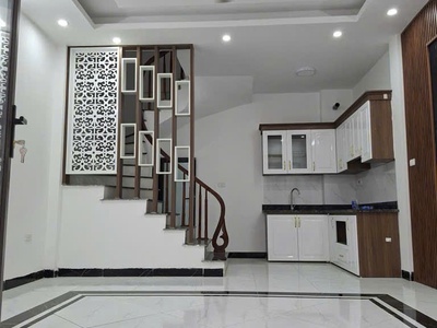Nhà bát -ô tô tải đỗ cổkhối - full nội thất - mới toanh vẫn còn mùi sơn -ngõ ô tô thông 1