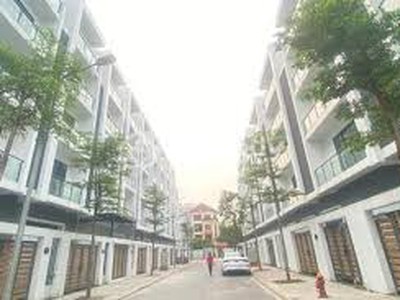 Bán căn nhà liền kề  ngõ 196 hồ tùng mậu, 80m  6 tầng, thang máy giá 27tỷ 2