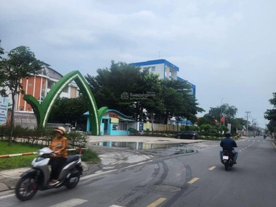 Bán đất 2 mặt tiền 30x70m giá 37 tỷ đường đỗ văn dậy 1