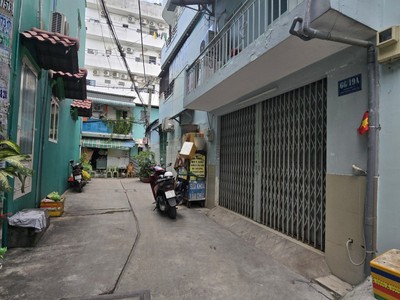 Siêu phẩm giá tốt 58m2 trệt lầu chỉ 4.4 tỷ hxh kdc tên lửa và aeon bt 1